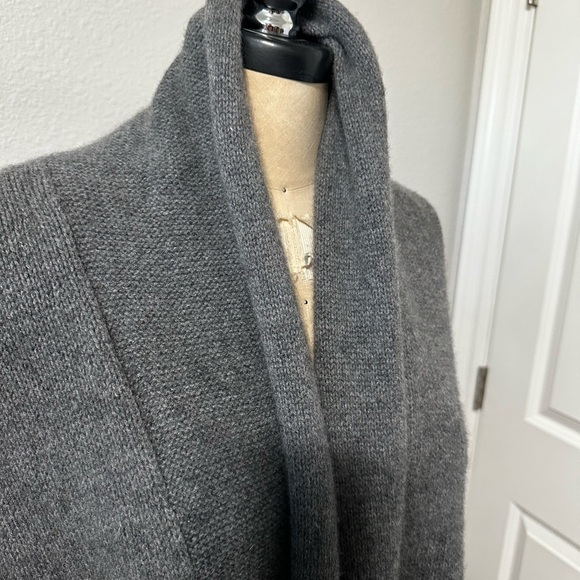 Calypso St. Barth Cashmere kaftan cardigan vest. Grey Mélange. Size L - Picture 7 of 16